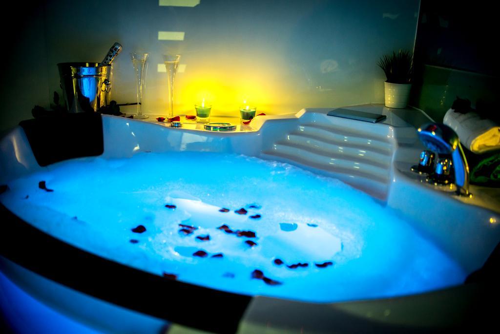 Jacuzzi Apartment Zen クラクフ エクステリア 写真